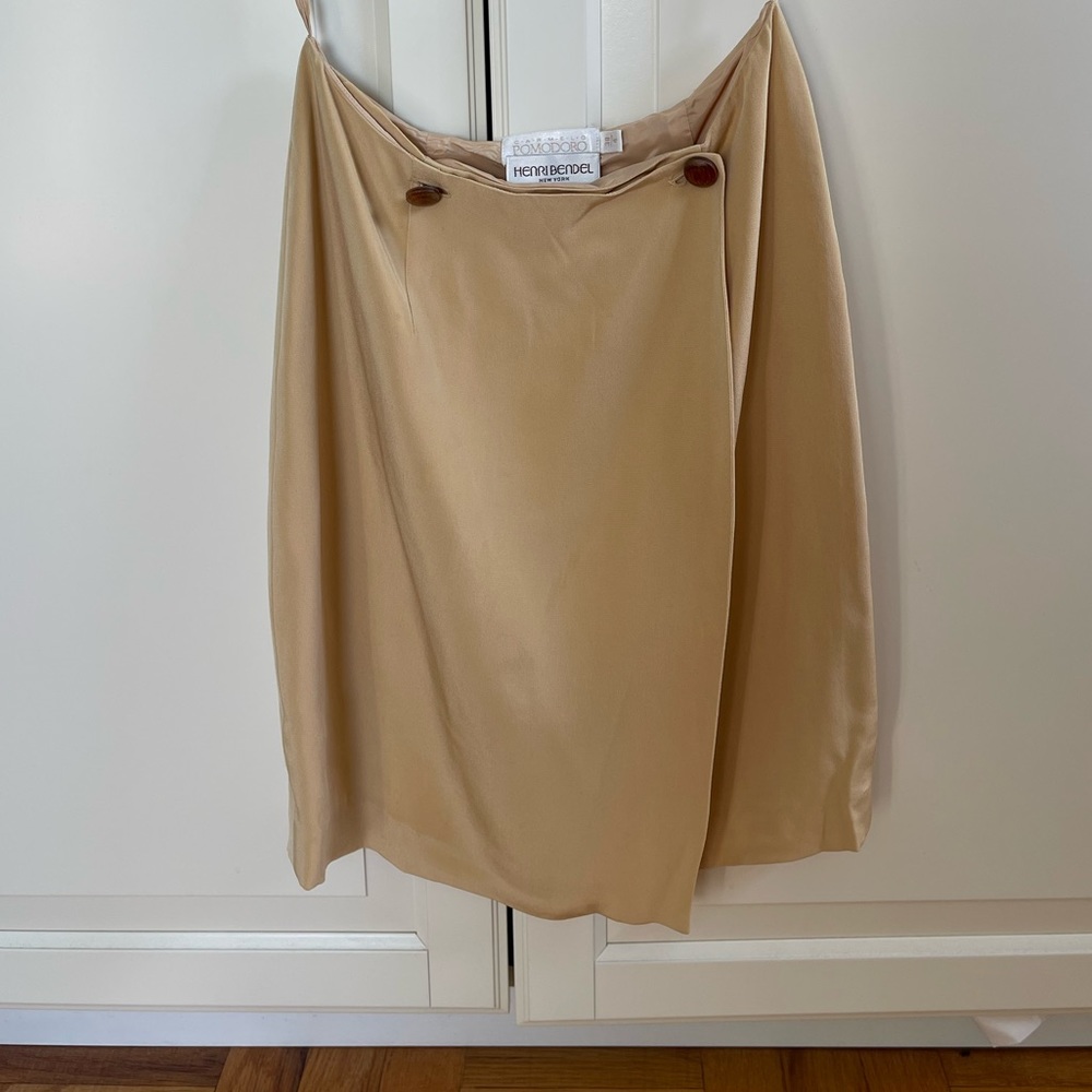 Rare find, 100% silk designer pale yellow Carmelo Pomodoro wrap skirt, size 4